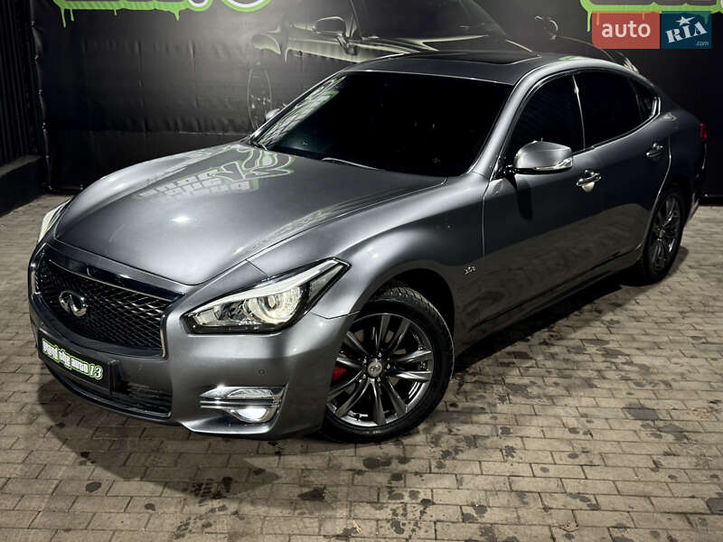 Седан Infiniti Q70 2015 в Одессе