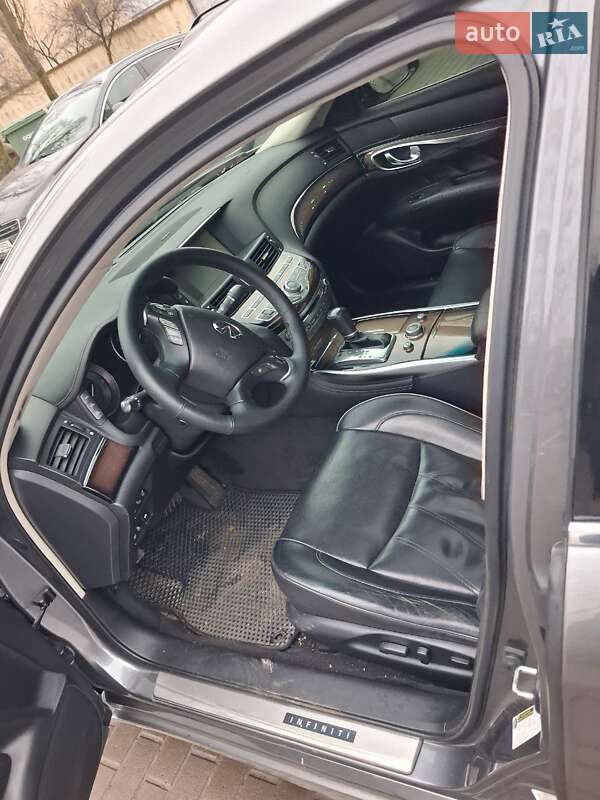 Седан Infiniti Q70 2015 в Києві фото 4 Седан Infiniti Q70 2015 в Києві