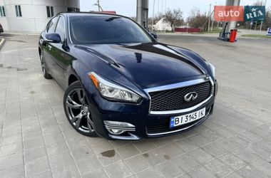 Седан Infiniti Q70 2015 в Миргороде