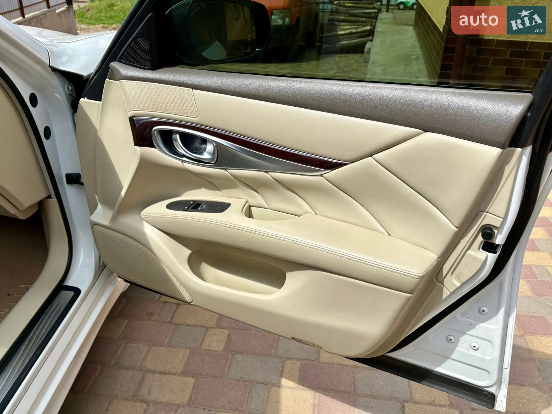 2016 Infiniti Q70 - мініатюра 18