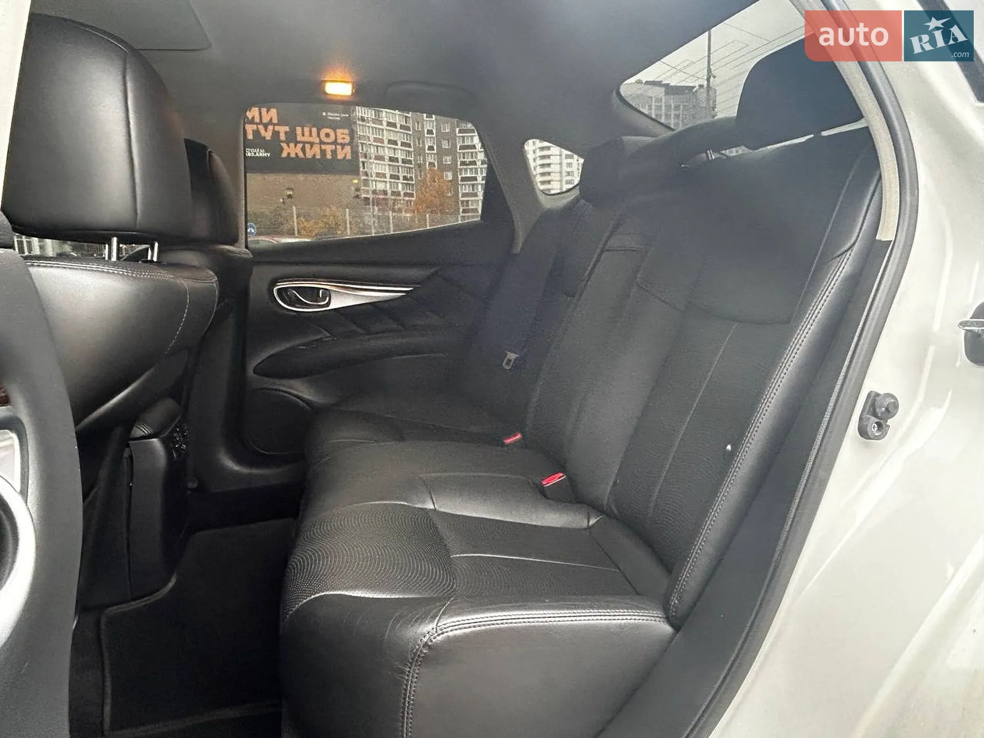 2016 Infiniti Q70 - мініатюра 11
