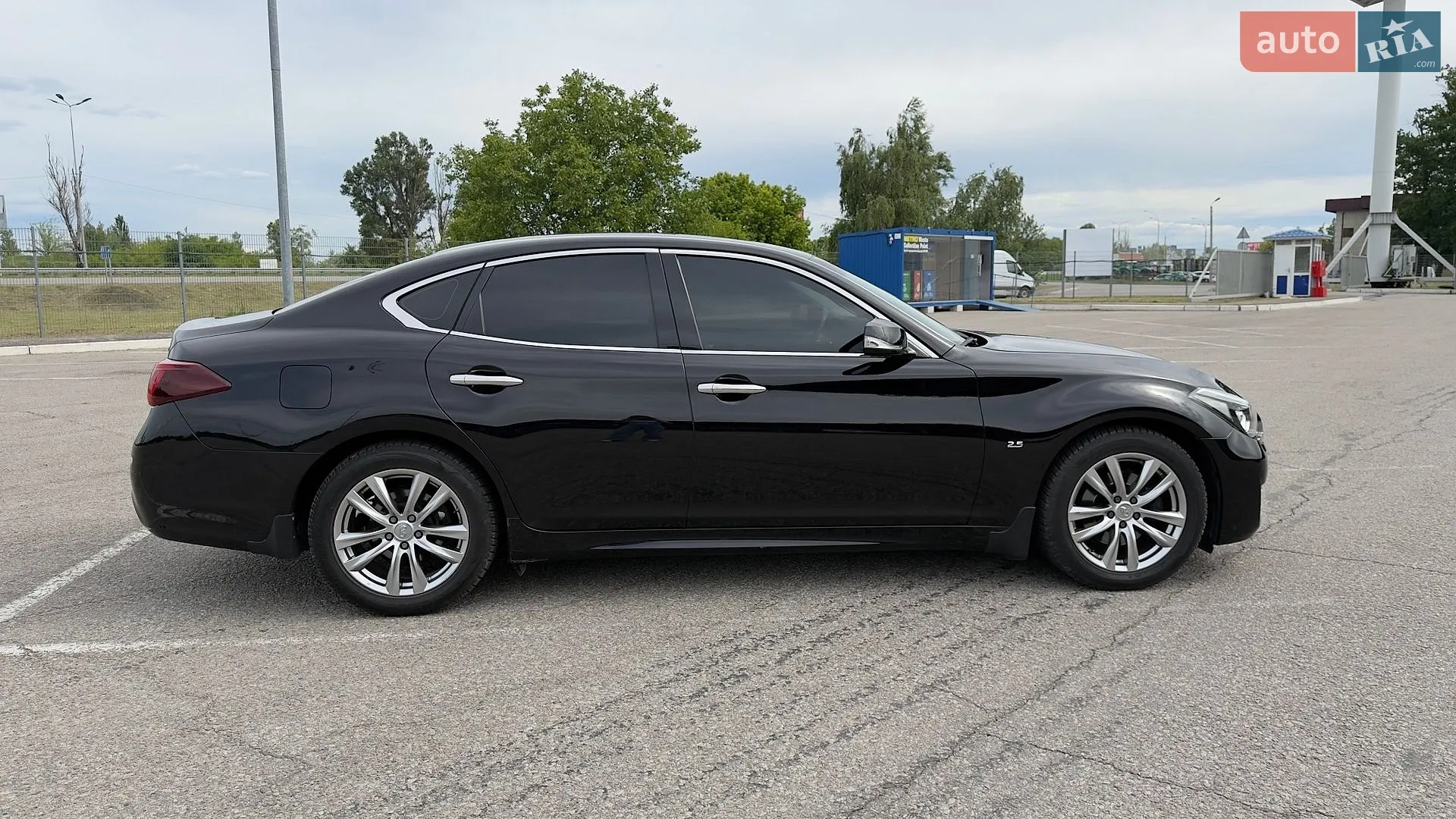 2016 Infiniti Q70 - мініатюра 2