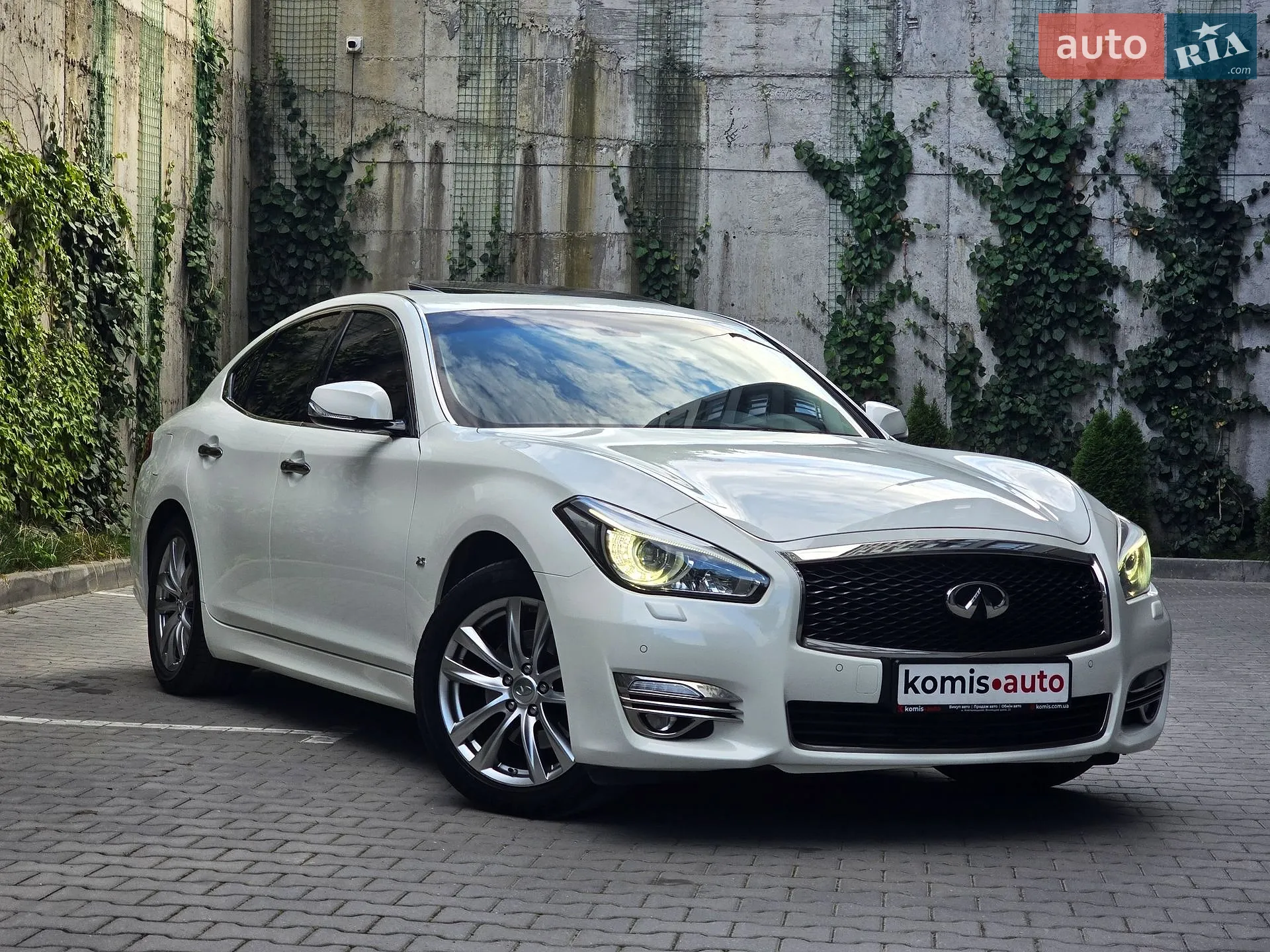 2017 Infiniti Q70 - фото 1