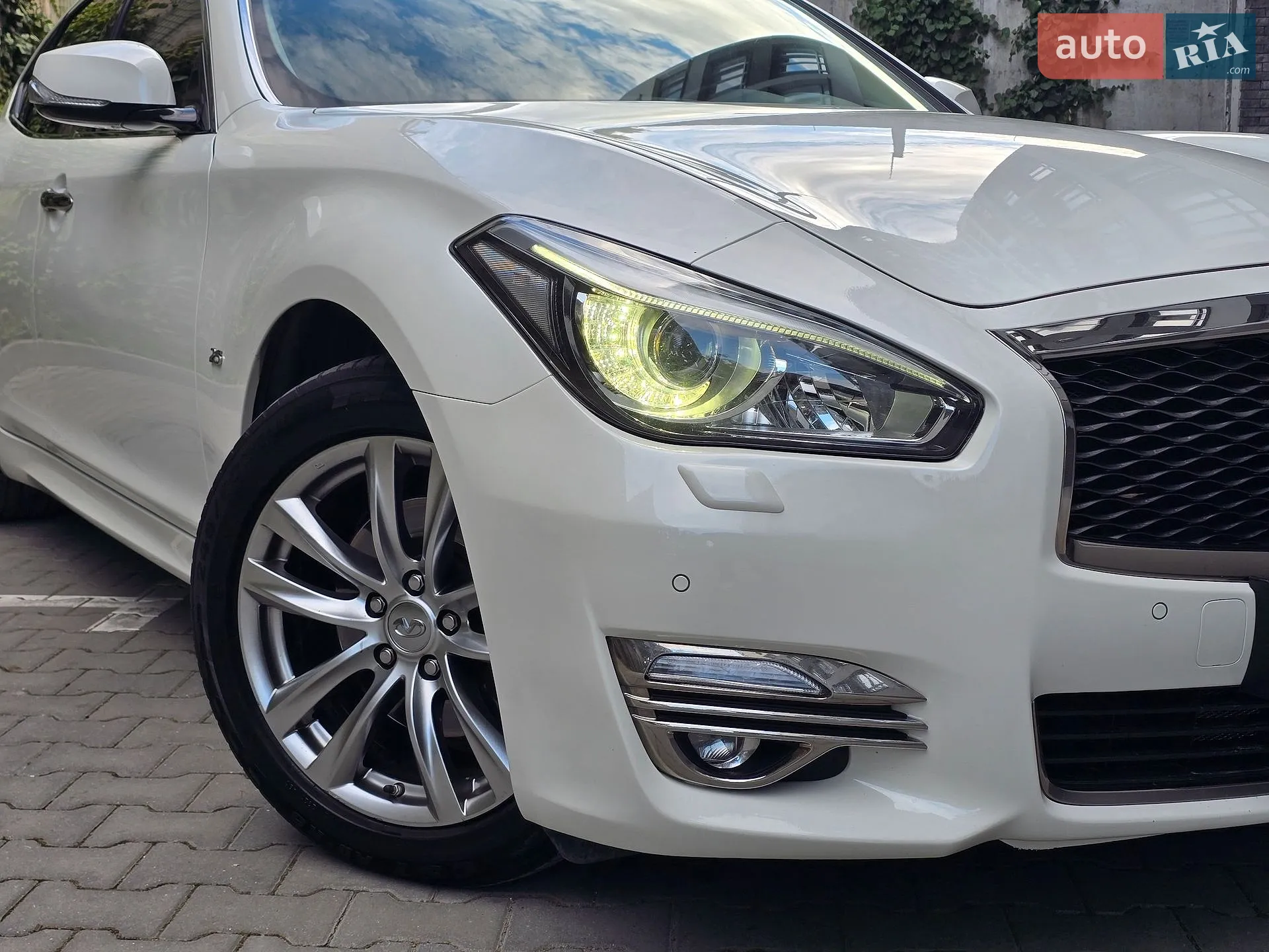 2017 Infiniti Q70 - мініатюра 12