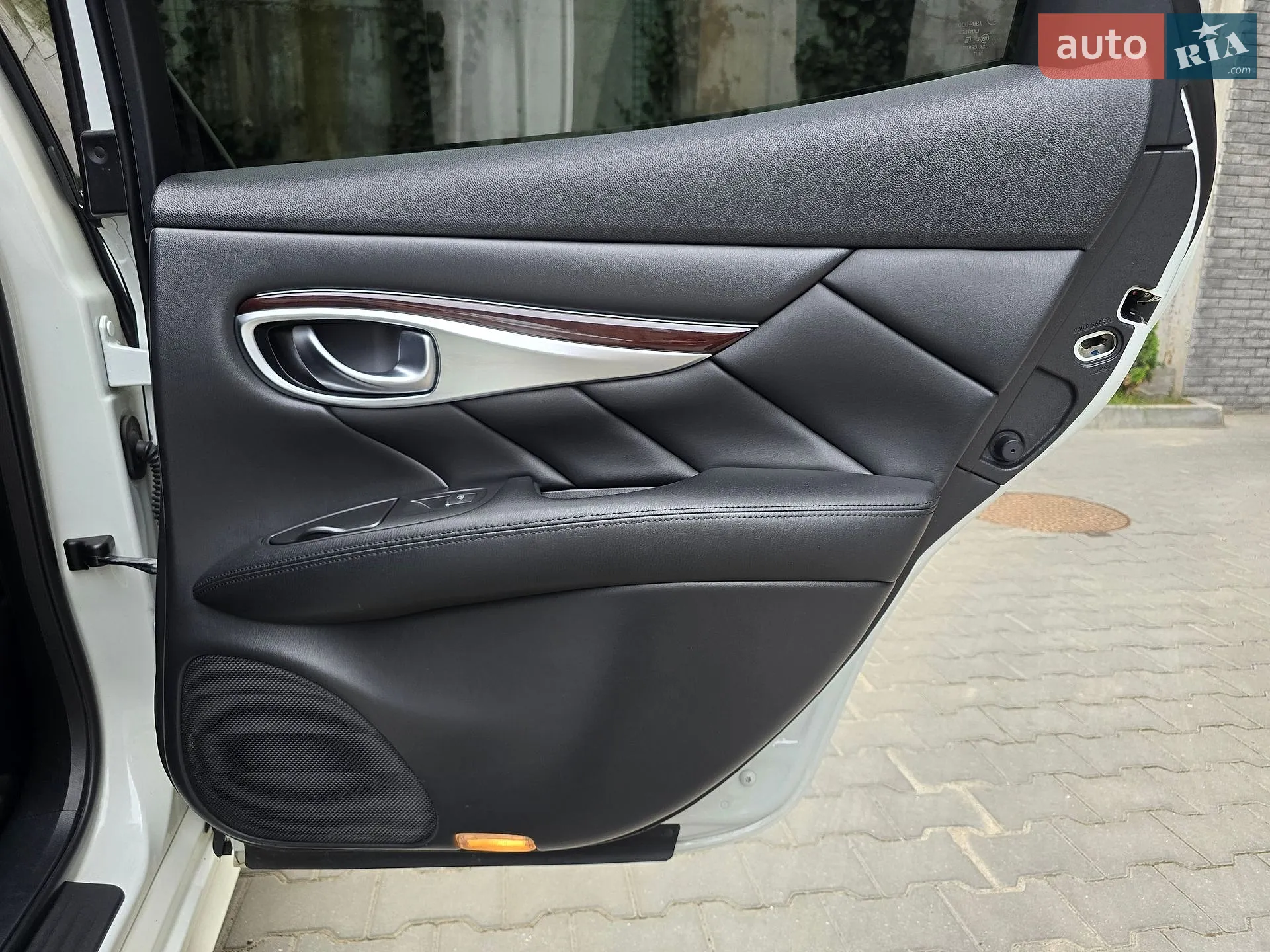 2017 Infiniti Q70 - мініатюра 56