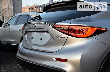 Внедорожник / Кроссовер Infiniti QX30 2016 в Киеве