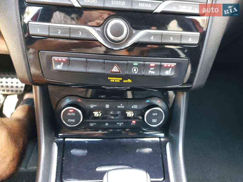 Внедорожник / Кроссовер Infiniti QX30 2016 в Черновцах