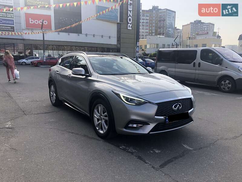 Внедорожник / Кроссовер Infiniti QX30 2016 в Киеве