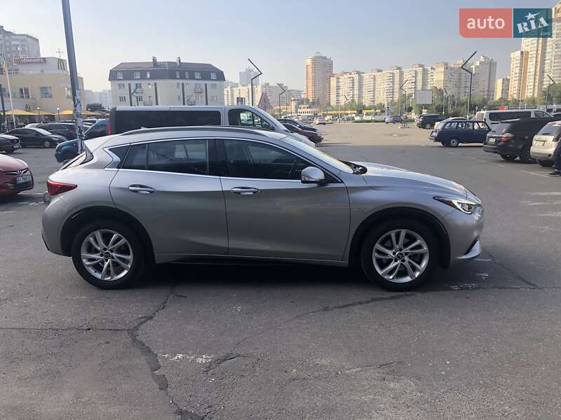 Внедорожник / Кроссовер Infiniti QX30 2016 в Киеве