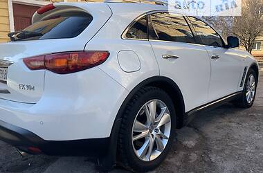 Внедорожник / Кроссовер Infiniti QX30 2012 в 