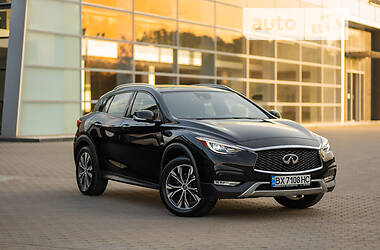 Внедорожник / Кроссовер Infiniti QX30 2016 в 