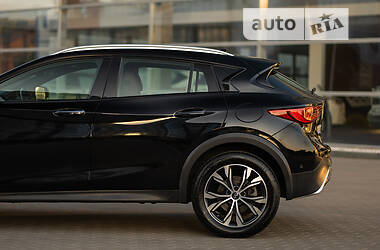 Внедорожник / Кроссовер Infiniti QX30 2016 в 