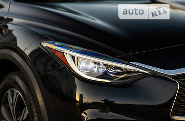Внедорожник / Кроссовер Infiniti QX30 2016 в 
