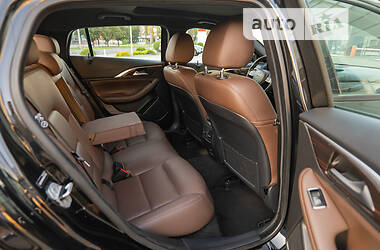 Внедорожник / Кроссовер Infiniti QX30 2016 в 