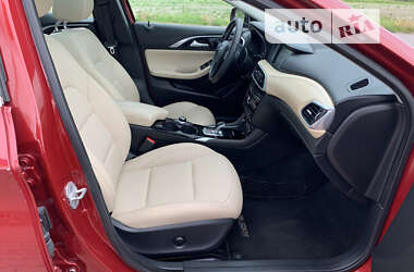 Позашляховик / Кросовер Infiniti QX30 2018 в 