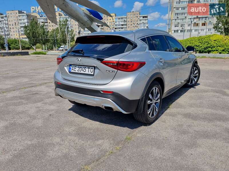 Внедорожник / Кроссовер Infiniti QX30 2016 в Днепре
