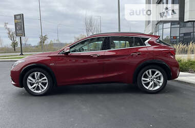 Внедорожник / Кроссовер Infiniti QX30 2016 в 