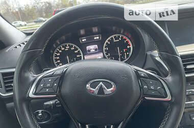 Внедорожник / Кроссовер Infiniti QX30 2016 в 