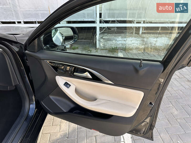 Внедорожник / Кроссовер Infiniti QX30 2018 в Киеве