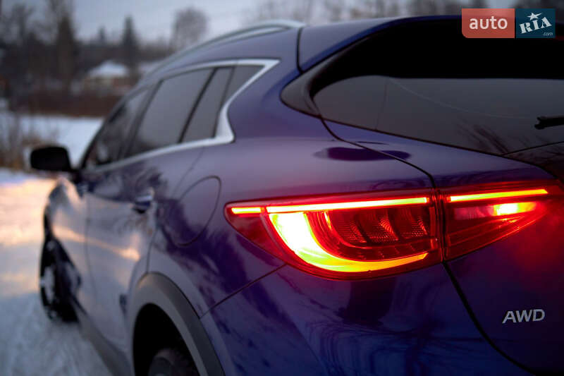 Внедорожник / Кроссовер Infiniti QX30 2018 в Валках