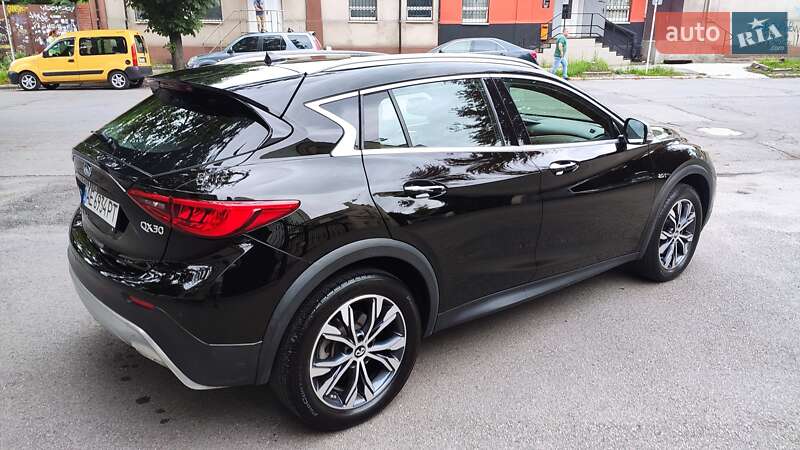 Внедорожник / Кроссовер Infiniti QX30 2016 в Одессе