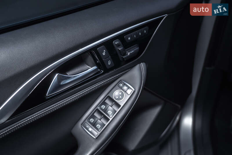 Внедорожник / Кроссовер Infiniti QX30 2017 в Полтаве