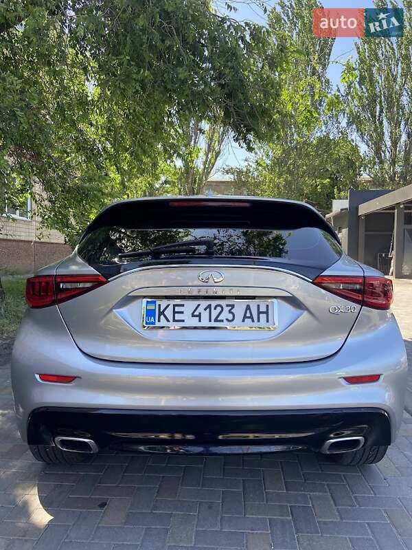 Внедорожник / Кроссовер Infiniti QX30 2016 в Кривом Роге