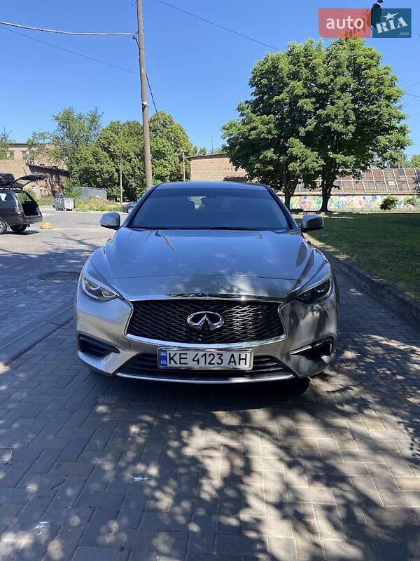 Внедорожник / Кроссовер Infiniti QX30 2016 в Кривом Роге