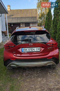 Внедорожник / Кроссовер Infiniti QX30 2016 в 