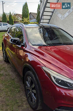 Внедорожник / Кроссовер Infiniti QX30 2016 в 