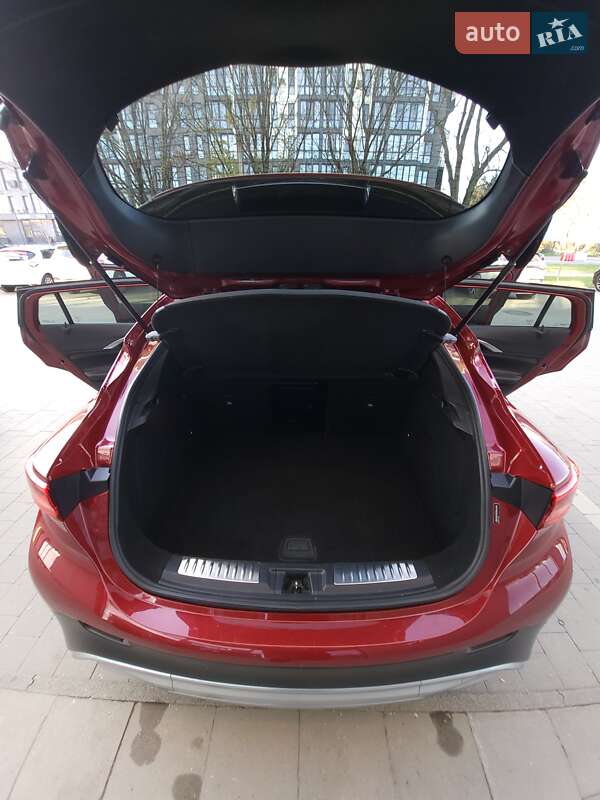 Внедорожник / Кроссовер Infiniti QX30 2017 в Ужгороде