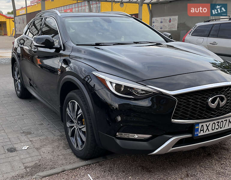 Внедорожник / Кроссовер Infiniti QX30 2016 в Красилове