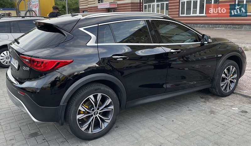 Внедорожник / Кроссовер Infiniti QX30 2016 в Красилове