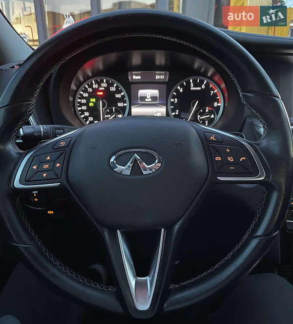 Внедорожник / Кроссовер Infiniti QX30 2016 в Красилове