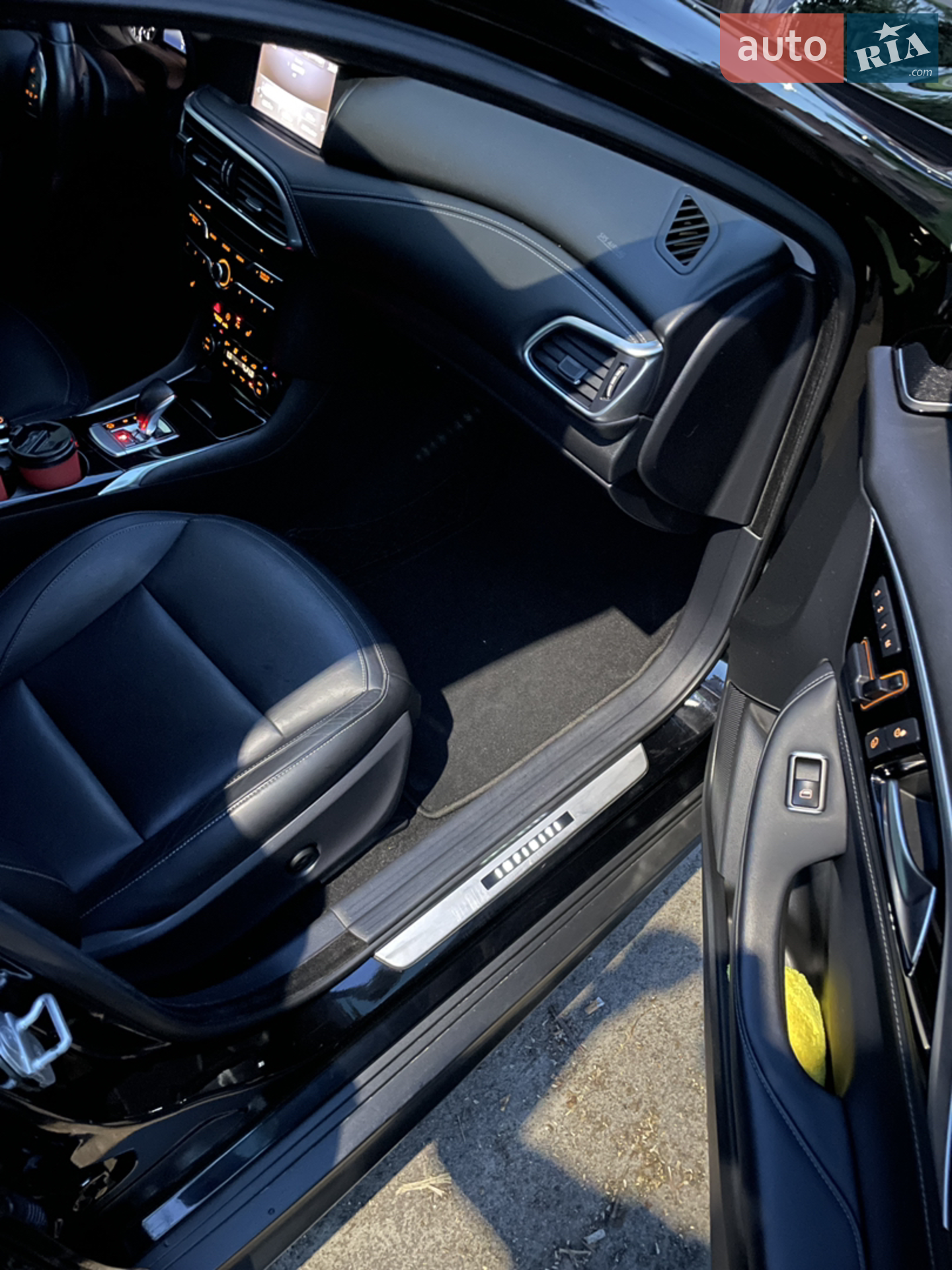 2016 Infiniti QX30 - мініатюра 16