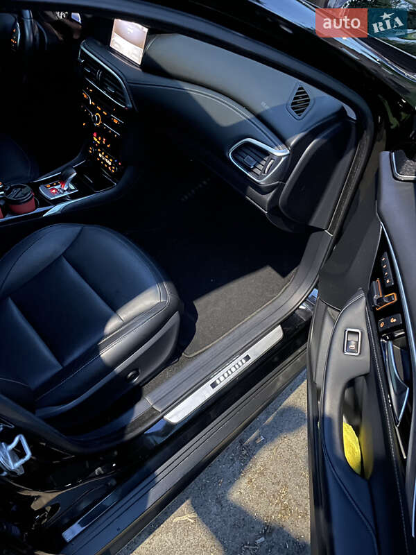 Внедорожник / Кроссовер Infiniti QX30 2016 в Красилове