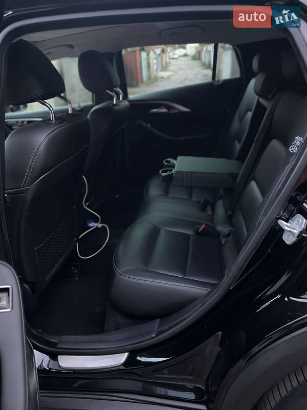 Внедорожник / Кроссовер Infiniti QX30 2016 в Красилове