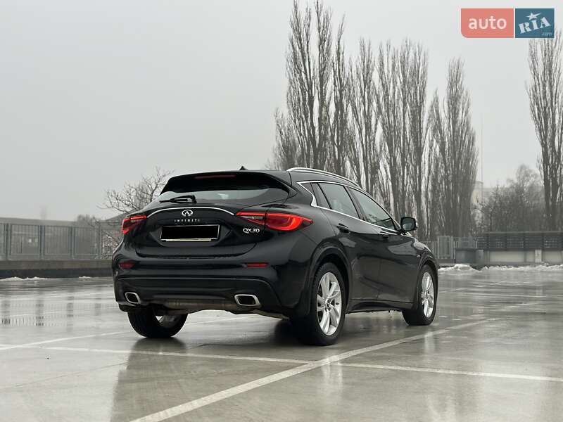 Внедорожник / Кроссовер Infiniti QX30 2017 в Киеве