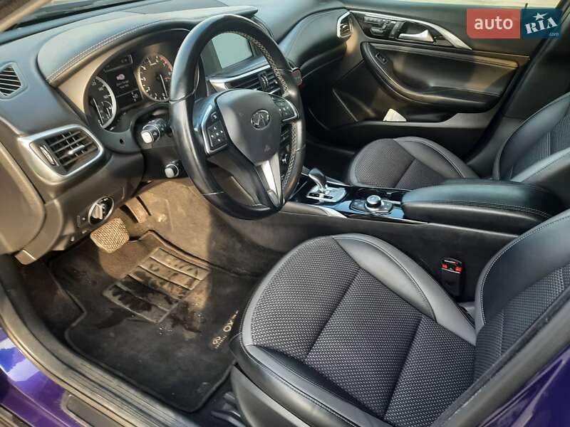 Внедорожник / Кроссовер Infiniti QX30 2018 в Ужгороде