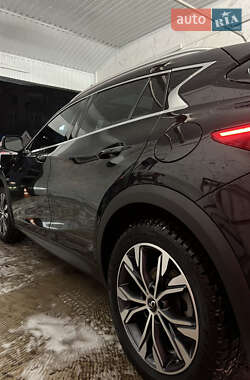 Внедорожник / Кроссовер Infiniti QX30 2017 в 