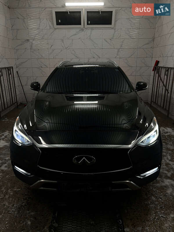 Внедорожник / Кроссовер Infiniti QX30 2017 в 