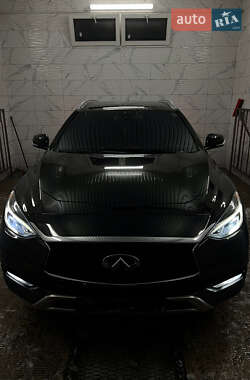 Внедорожник / Кроссовер Infiniti QX30 2017 в 