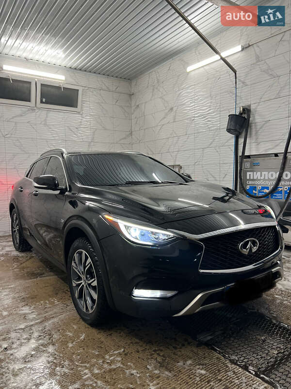 Позашляховик / Кросовер Infiniti QX30 2017 в Могилів-Подільському