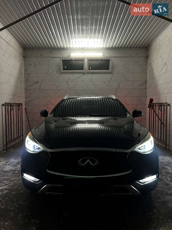 Позашляховик / Кросовер Infiniti QX30 2017 в Могилів-Подільському