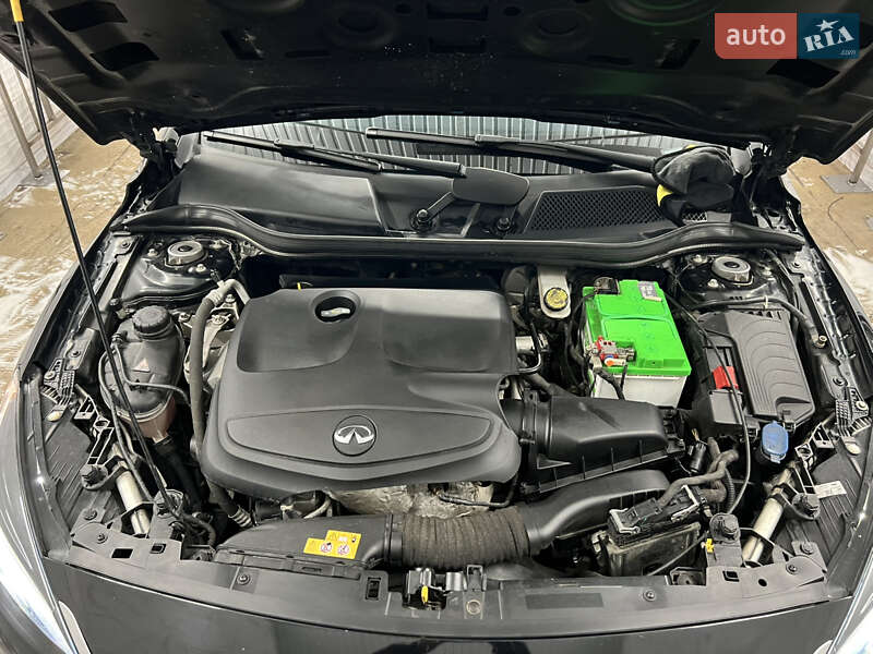 Позашляховик / Кросовер Infiniti QX30 2017 в Могилів-Подільському