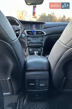 Внедорожник / Кроссовер Infiniti QX30 2017 в 