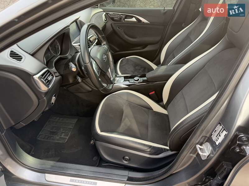 Позашляховик / Кросовер Infiniti QX30 2016 в Білій Церкві