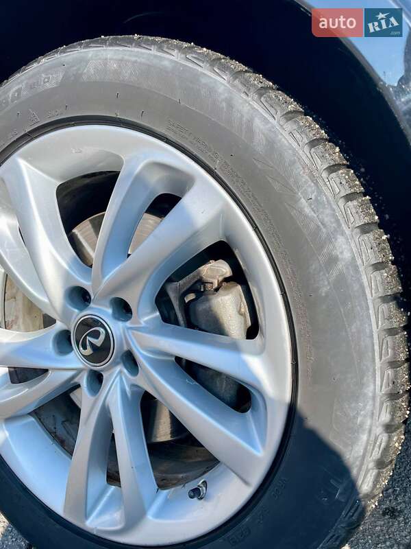 Позашляховик / Кросовер Infiniti QX30 2017 в Дніпрі