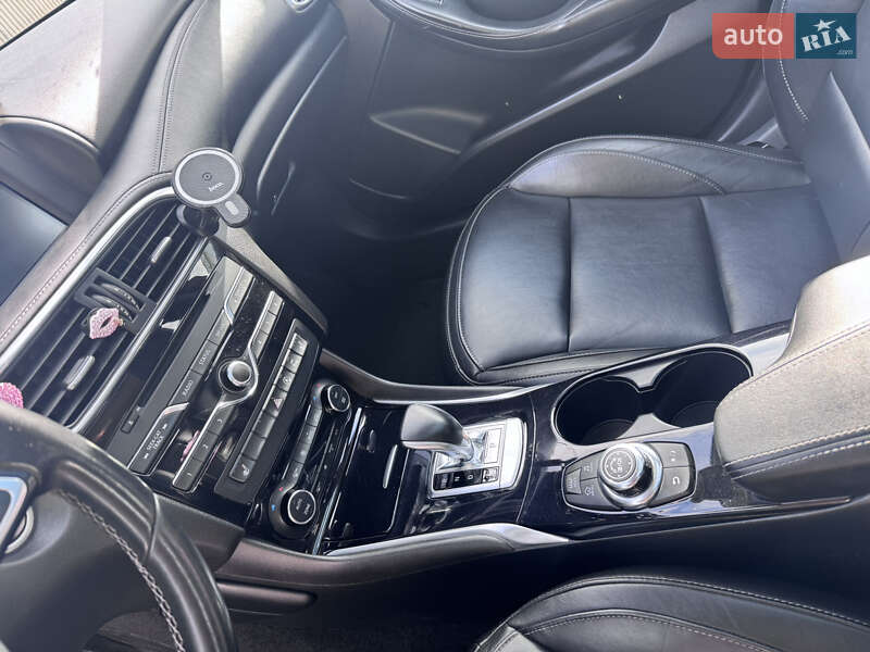 Внедорожник / Кроссовер Infiniti QX30 2017 в Хмельницком