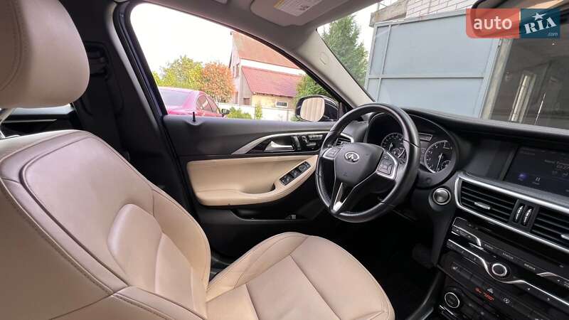 Внедорожник / Кроссовер Infiniti QX30 2016 в Киеве